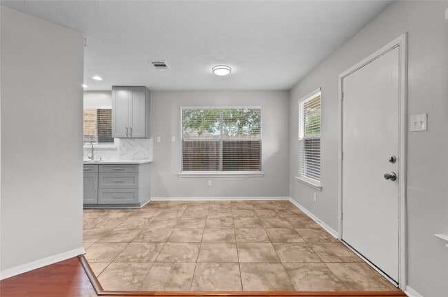Building Photo - 15834 Constitution Ln