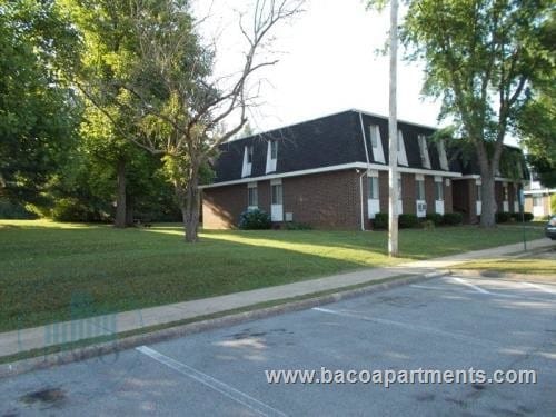 Building Photo - Colonial Village Apartments