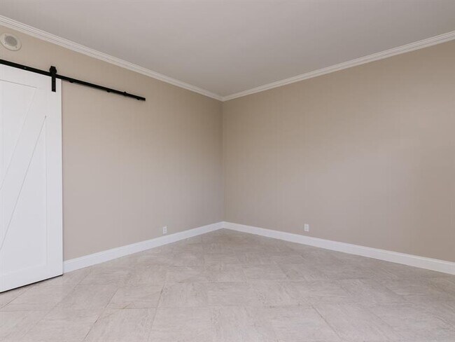 Building Photo - 750 N Ocean Blvd