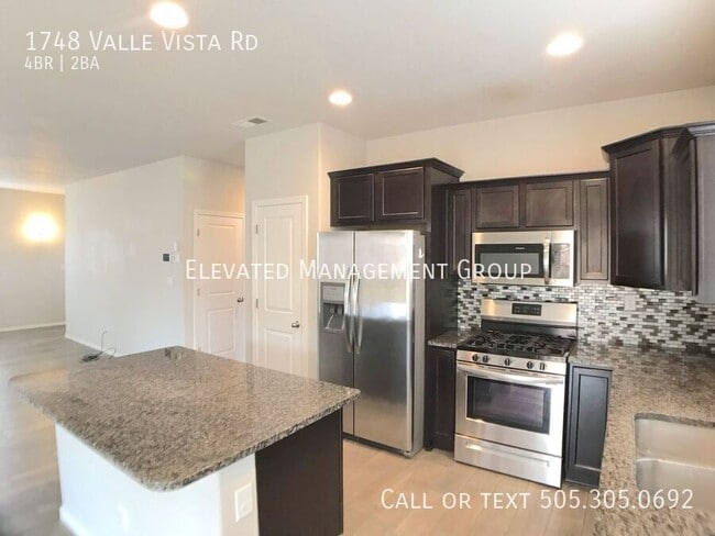 Building Photo - 1748 Valle Vista Rd NW