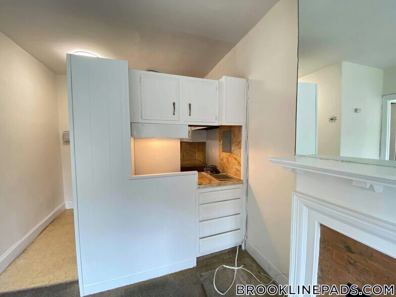 Building Photo - 1223 Beacon St