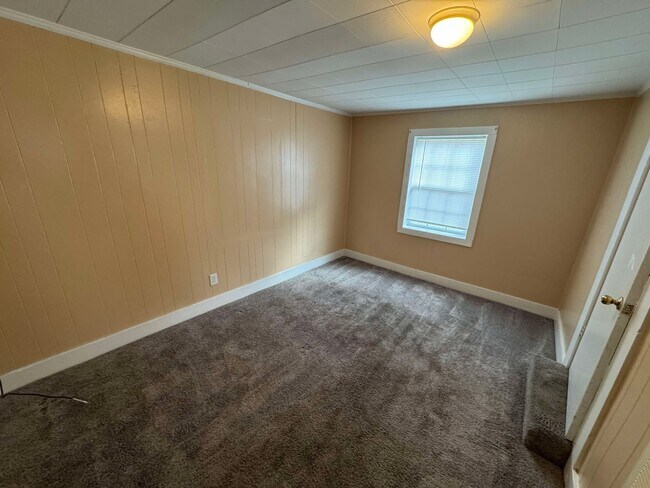 Building Photo - Kendall Easterwood Properties