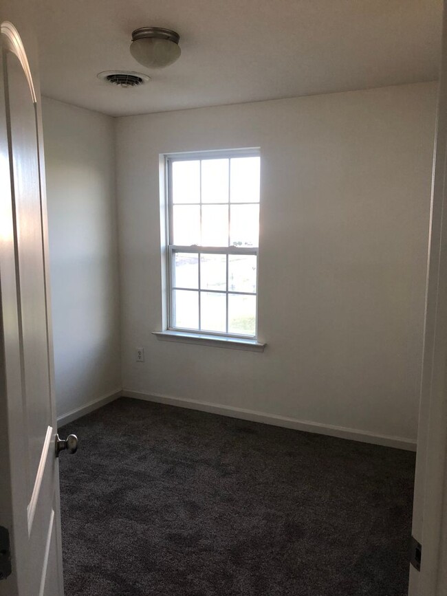 Building Photo - Coming soon - 3 bedroom, 2.5 bath condo in...