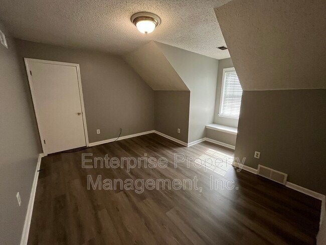 Building Photo - 1447 Tree Haven Cove