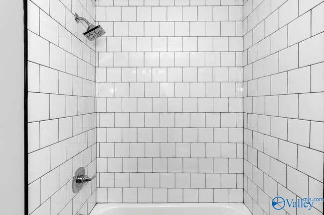 Building Photo - 908 Fairway Dr NW