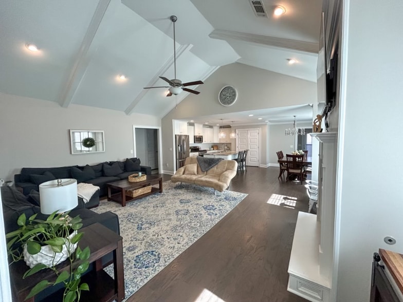 Building Photo - 220 Lee Audis Ln