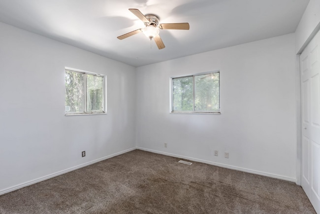 Building Photo - Updated Salt Lake Bungalow Style Home