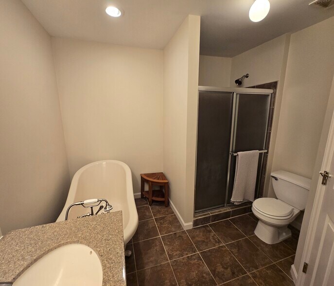 Building Photo - 5536 Vista View Ct