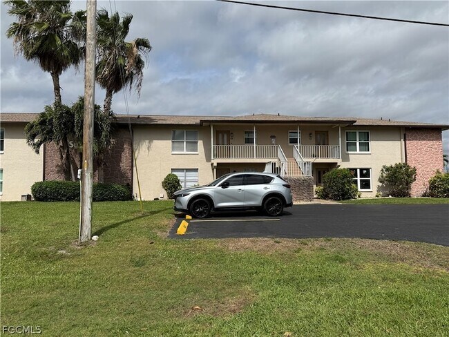 Building Photo - 4516 SE 6th Pl