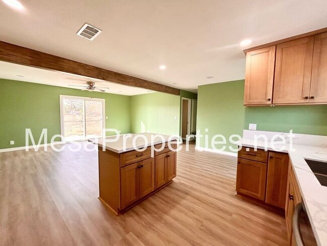 Building Photo - 16559 Manzanita St