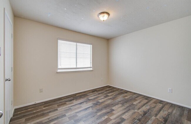 Building Photo - 2650 Daryns Landing Dr