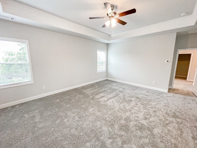 Building Photo - 4624 Silver Oak Dr SW