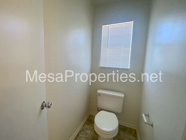 Building Photo - 13323 Somerset St