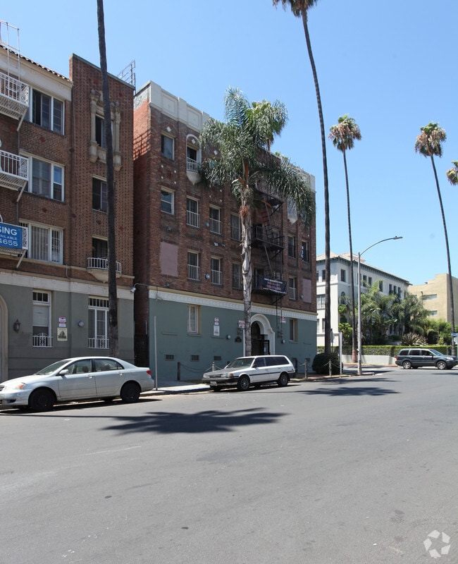Building Photo - The Wilshire