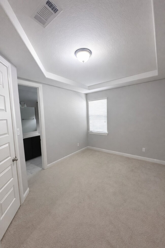 Building Photo - 2406 Trocadero Ln