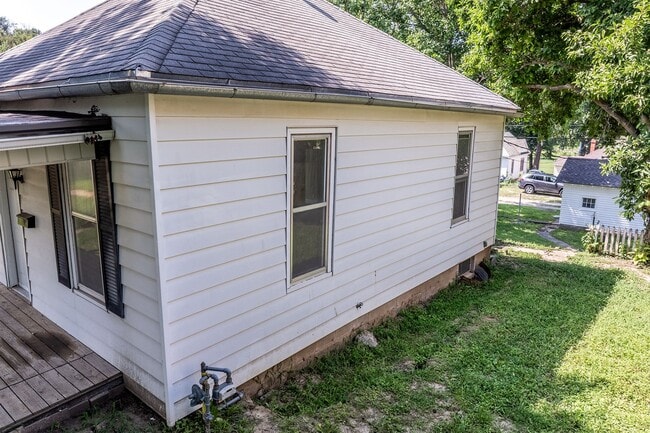Building Photo - Remodeled 2-Bedroom Bungalow with Detached Garage & Large Backyard