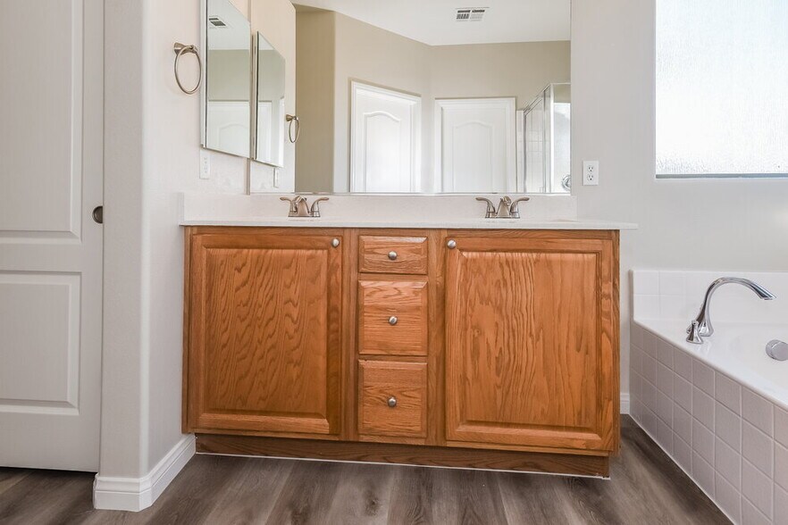 Building Photo - 613 Ryan Peak Ln