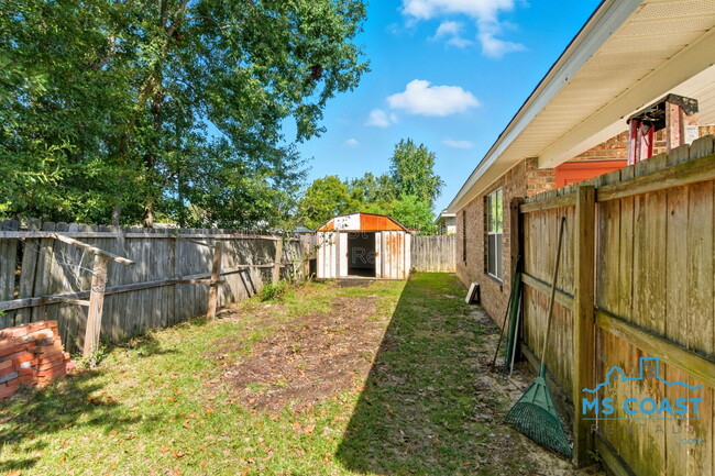 Building Photo - 10443 3rd Ave