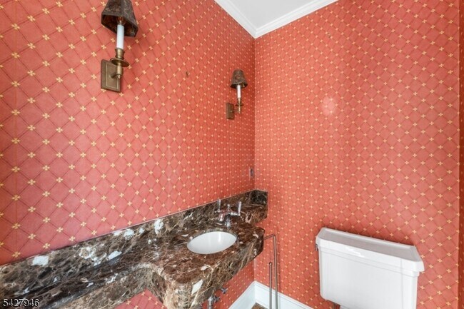 Building Photo - 57 Pomander Walk