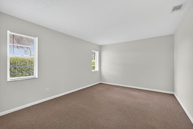 Building Photo - 8585 SE Church St