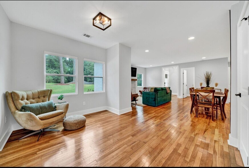 Building Photo - 1571 Blvd Lorraine SW