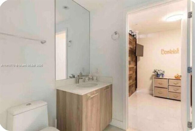 Building Photo - 501 NE 31st St