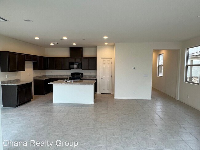 Building Photo - 4 br, 2.5 bath House - 10072 Spelter Street