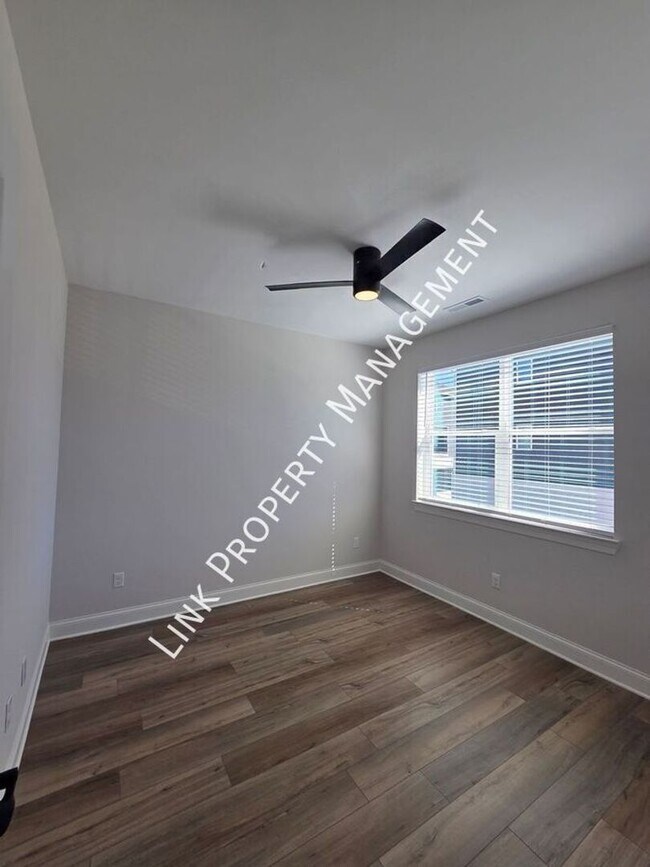 Building Photo - Brand New Townhome 3/3 Downtown near UTC and Erlanger