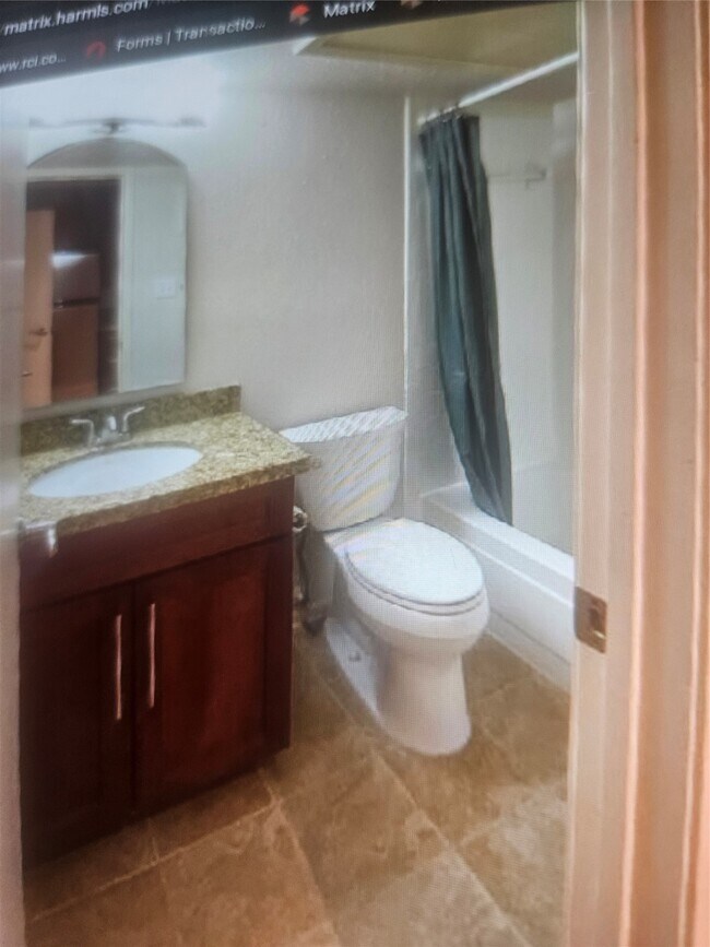 Building Photo - 2425 Holly Hall St