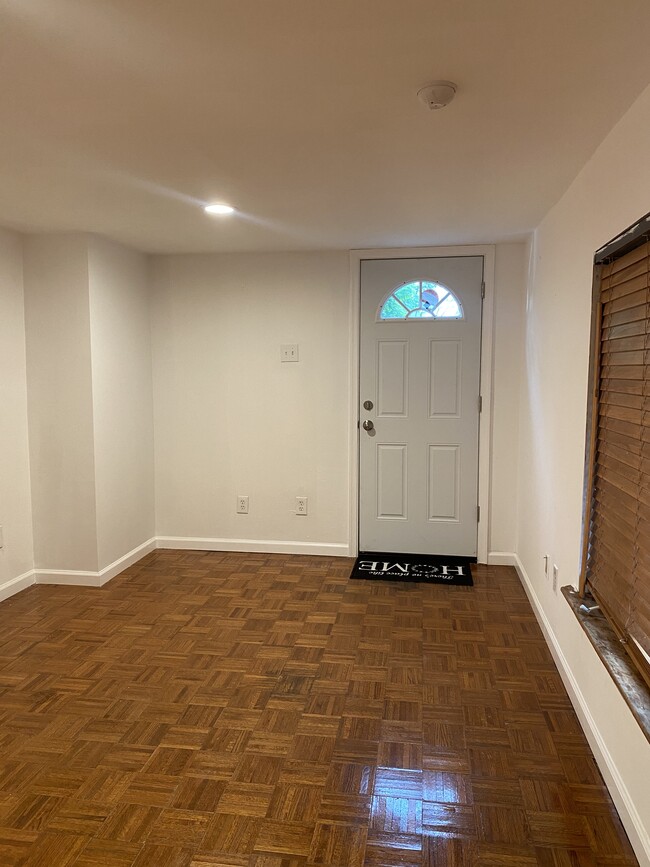 Living Room - 1540 Fairview Ave