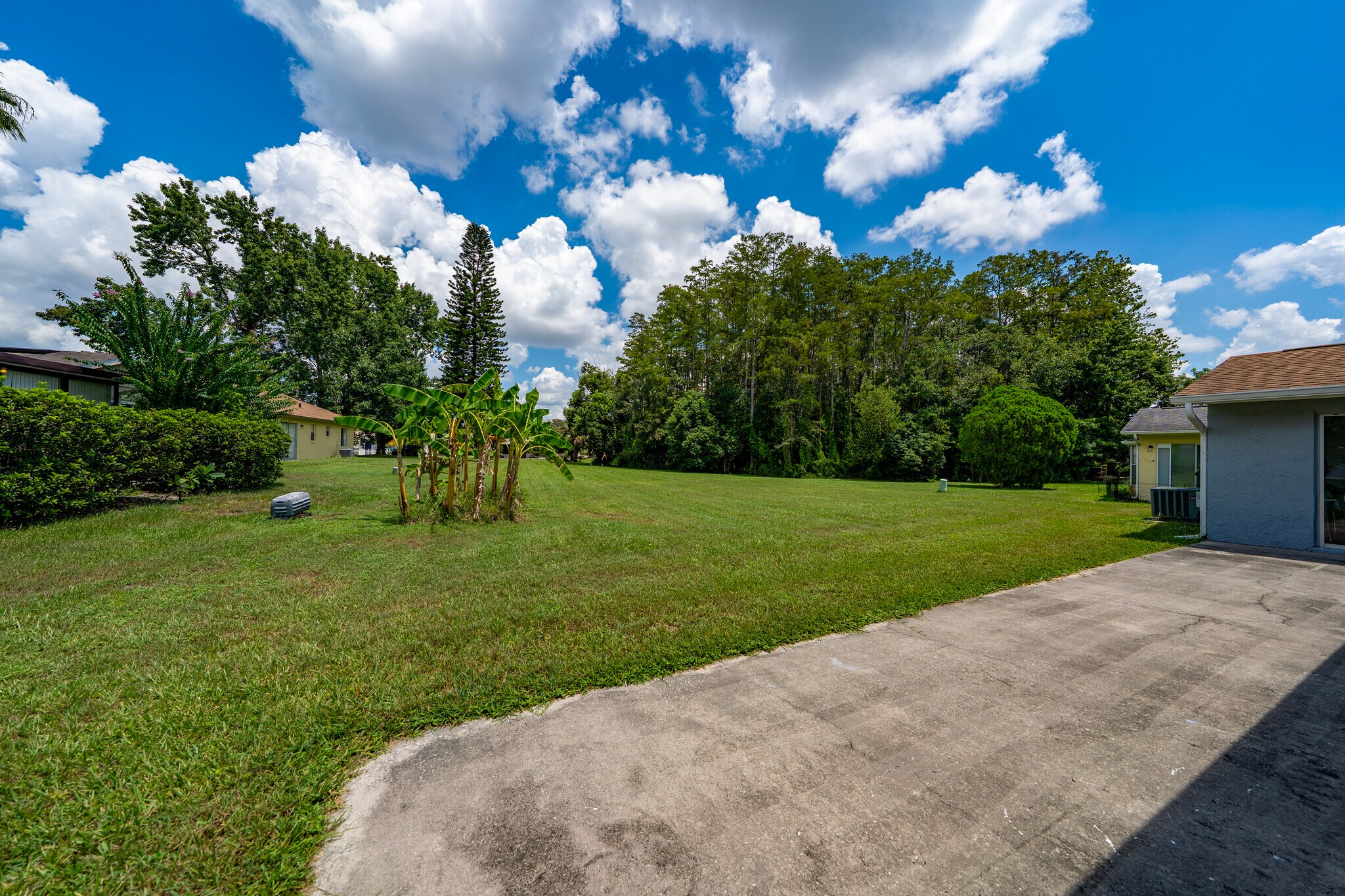 Building Photo - 10737 Larissa St