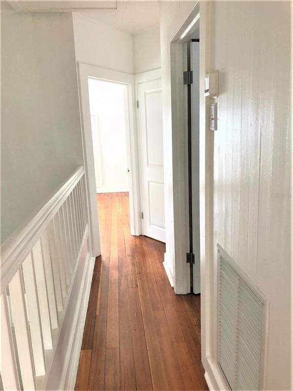 Building Photo - 835 Victoria Dr