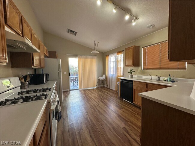 Building Photo - 3645 Penedos Dr