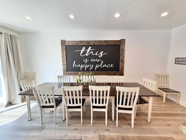 Building Photo - Home at The Ledges