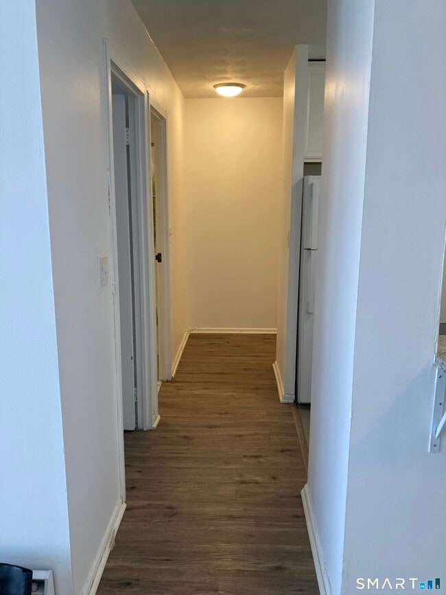 Building Photo - 87 Glenbrook Rd