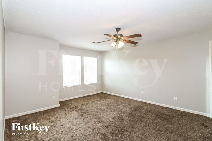 Building Photo - 10045 Branley Oak Dr