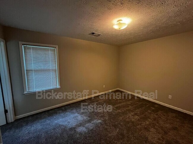 Building Photo - 428 Hannahatchee Ave