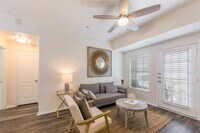 Building Photo - 3 bedroom in Austin TX 78744