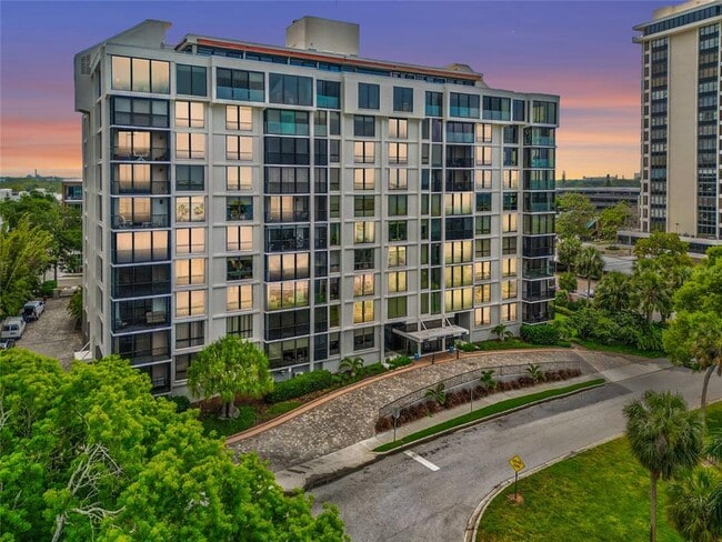 Building Photo - 707 S Gulfstream Ave