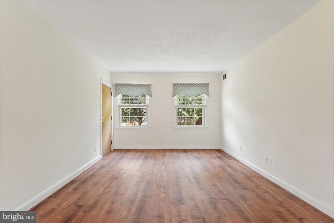 Building Photo - 2805 Arlington Blvd