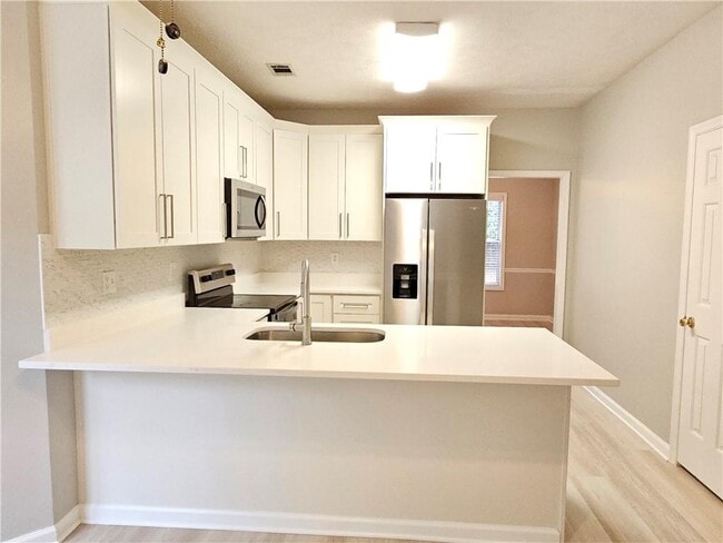 Building Photo - 3351 Governors Ct