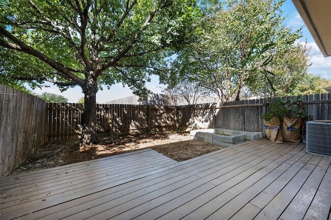 Building Photo - 1101 E Parmer Ln