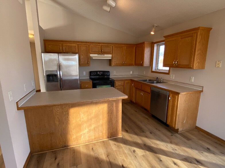 Building Photo - 2100 Bridgewater Blvd S