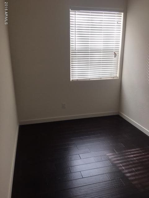 Building Photo - 1502 E Dunlap Ave