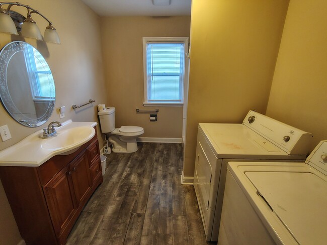 Building Photo - 525 St Louis Ave