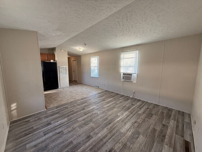 Building Photo - House for rent in Vinton