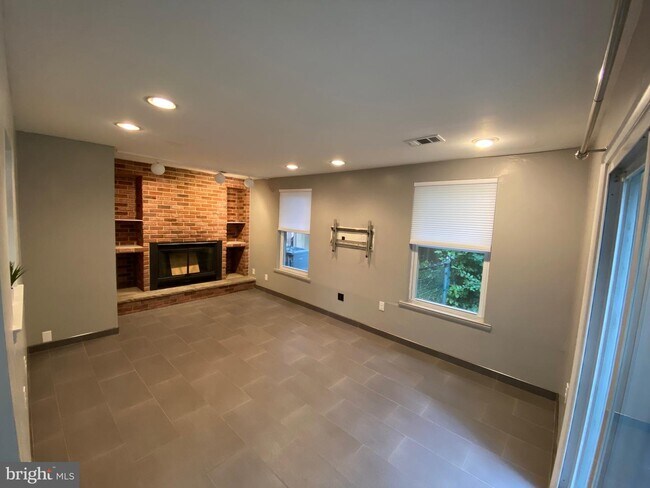 Building Photo - 3024 Alden Ct