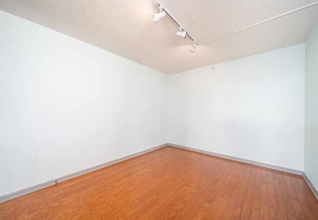 Building Photo - 700 Grove St