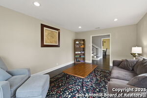 Building Photo - 116 S Gardenview Dr