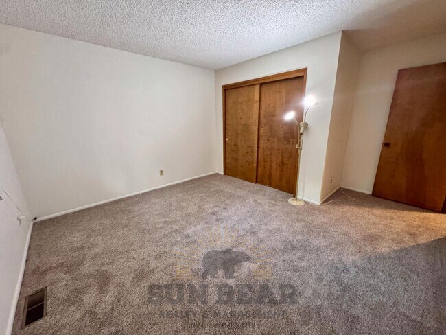 Building Photo - 3 Bedroom Mill Creek Home Available Now!